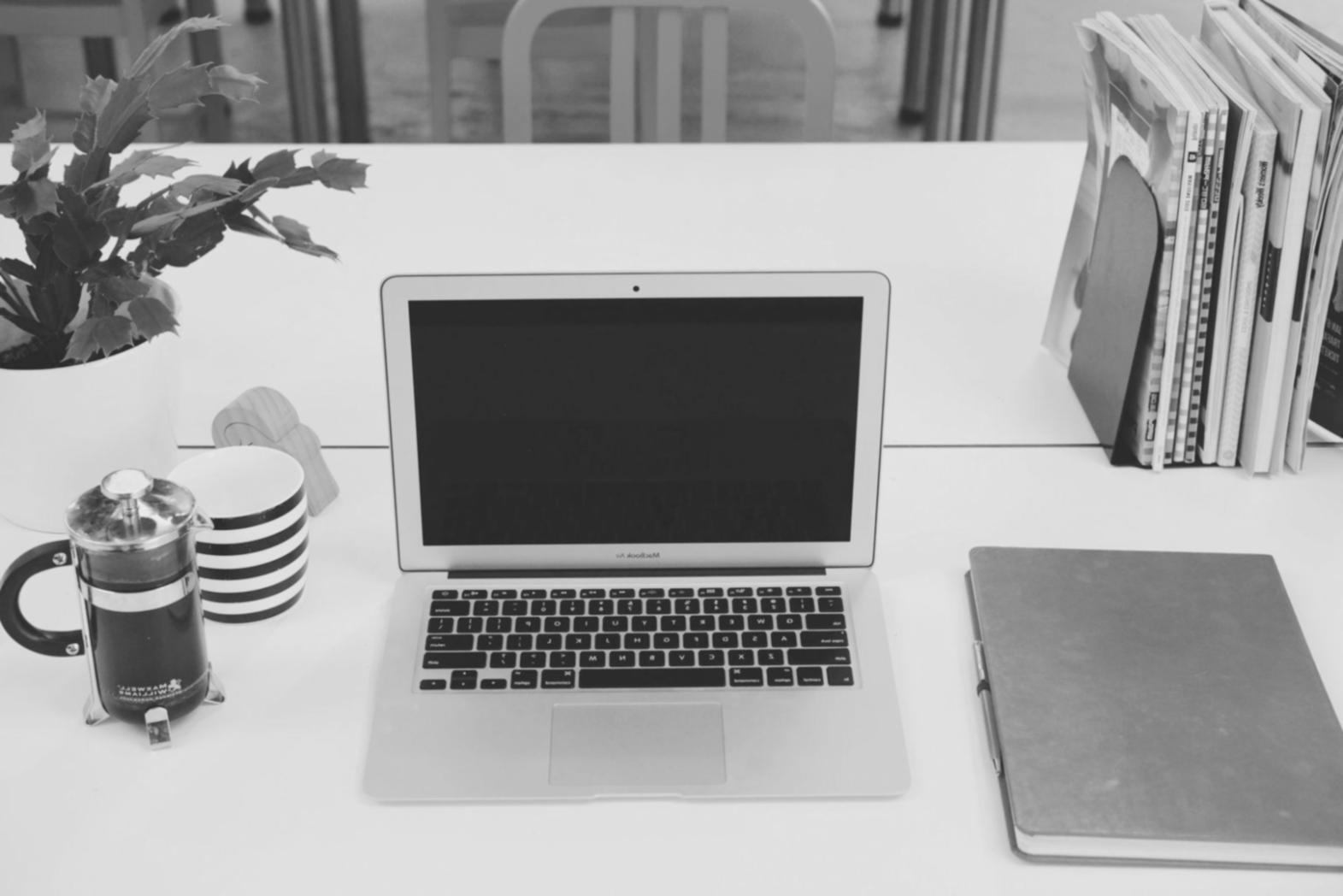 Analyse de concepts d'investissement avec graphiques et données financières